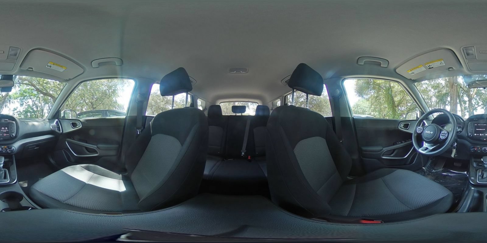 Used 2025 Kia Soul LX w/ LX Technology Package FWD image 39