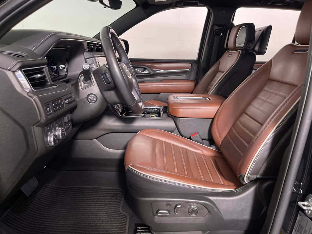 Used 2023 GMC Yukon Denali Ultimate AWD/4WD image 12