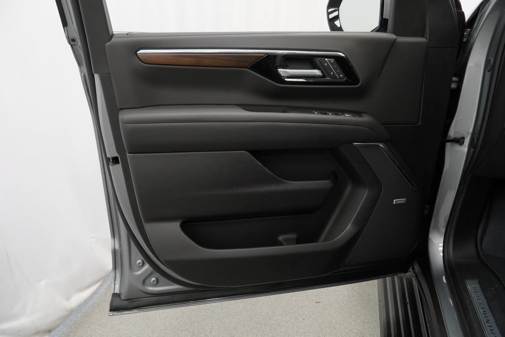 New 2026 Chevrolet Tahoe High Country AWD/4WD image 24