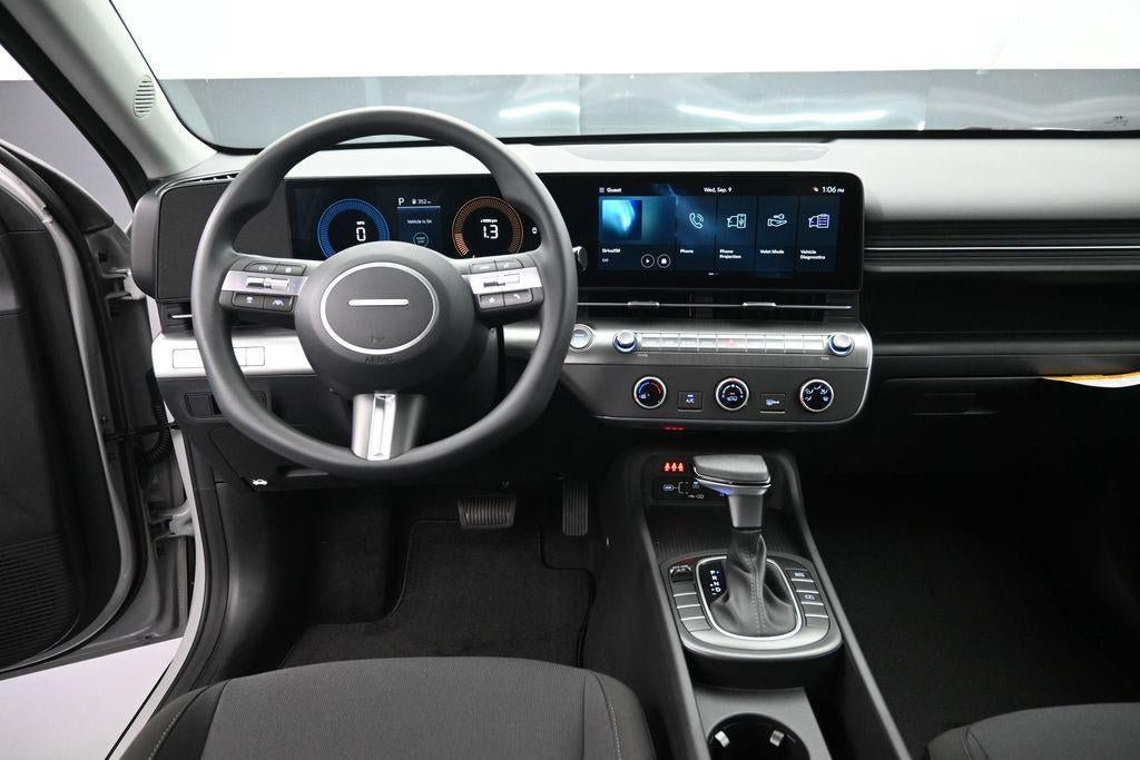 New 2027 Hyundai Kona SE FWD image 11