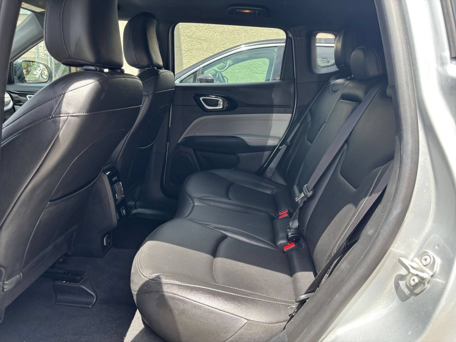 Used 2025 Jeep Compass Limited AWD/4WD image 26