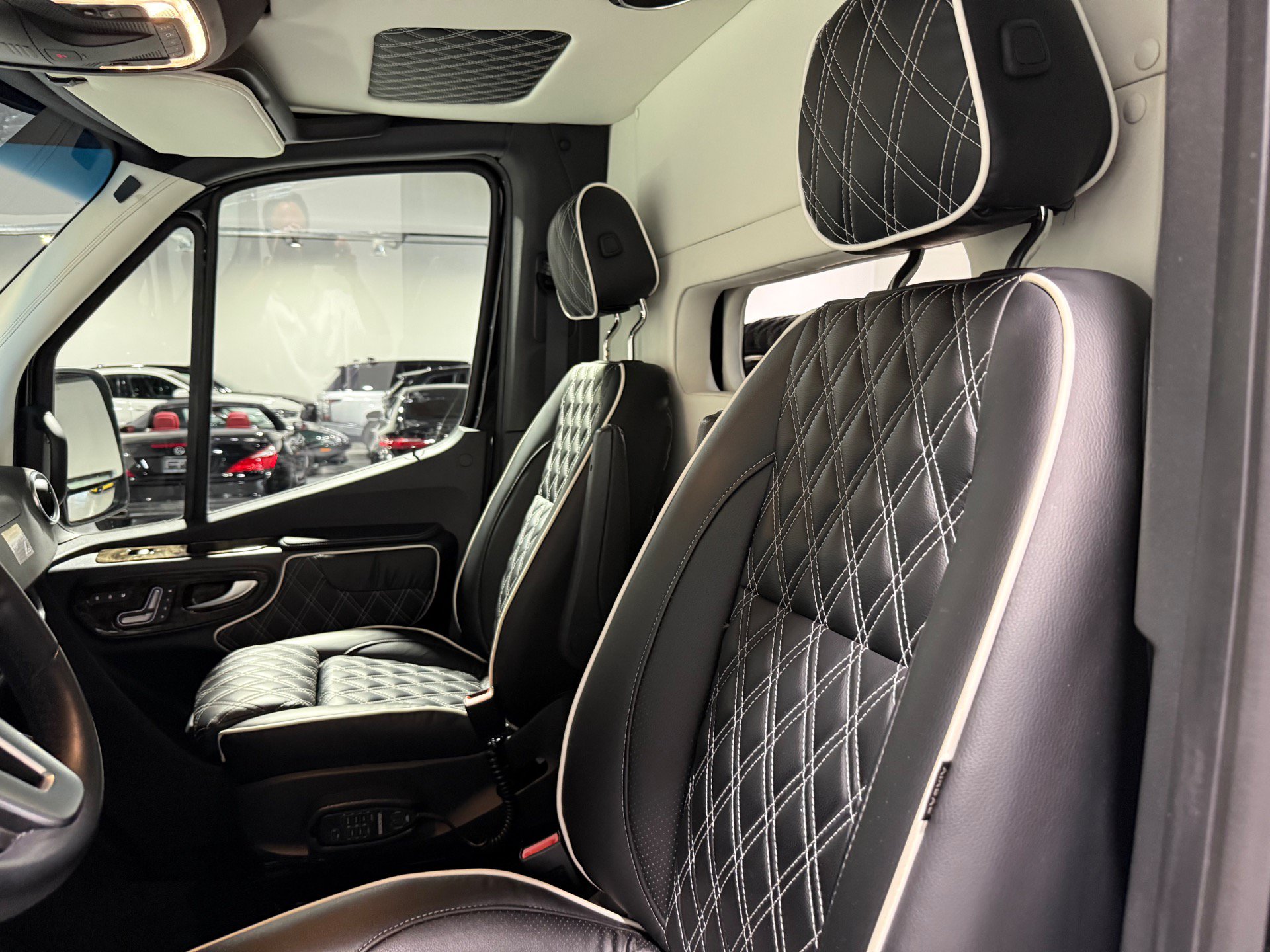 Used 2022 Mercedes-Benz Sprinter 3500 image 34