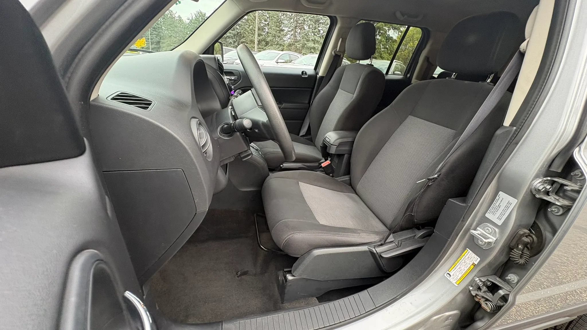 Used 2015 Jeep Patriot Sport w/ Power Value Group AWD/4WD image 14