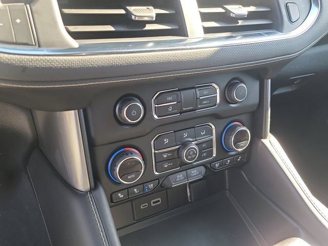 Used 2024 Chevrolet Suburban Premier image 35
