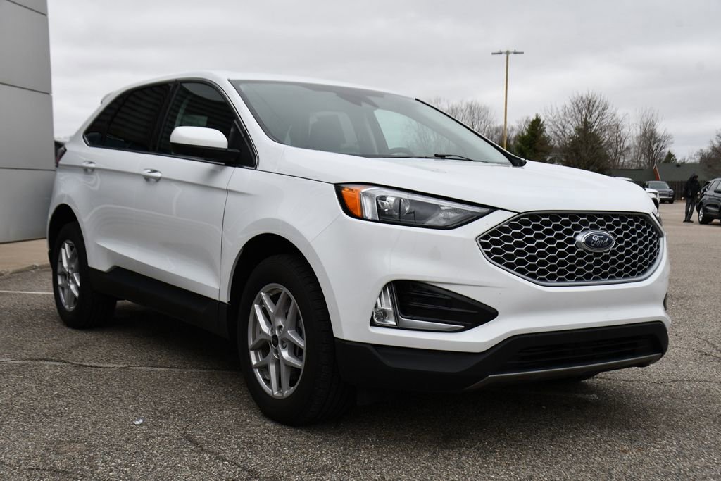 Used 2024 Ford Edge SEL w/ Convenience Package image 9
