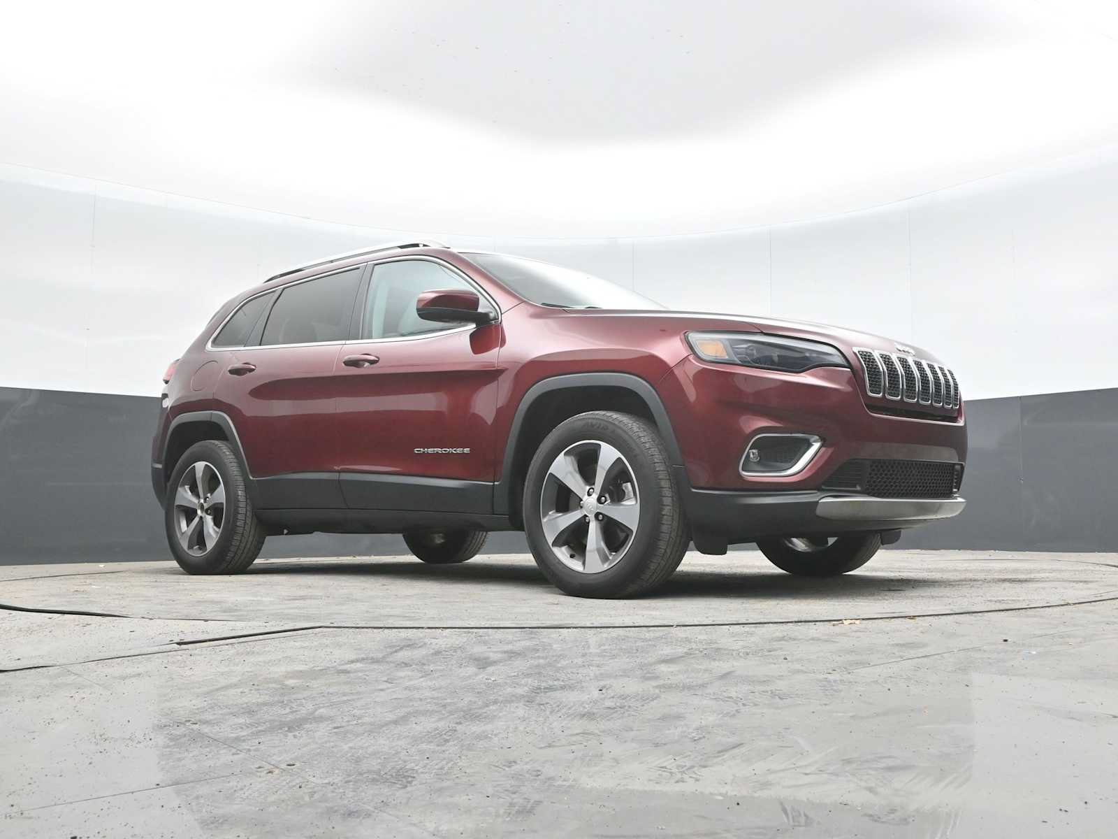 Used 2019 Jeep Cherokee Limited AWD/4WD image 28