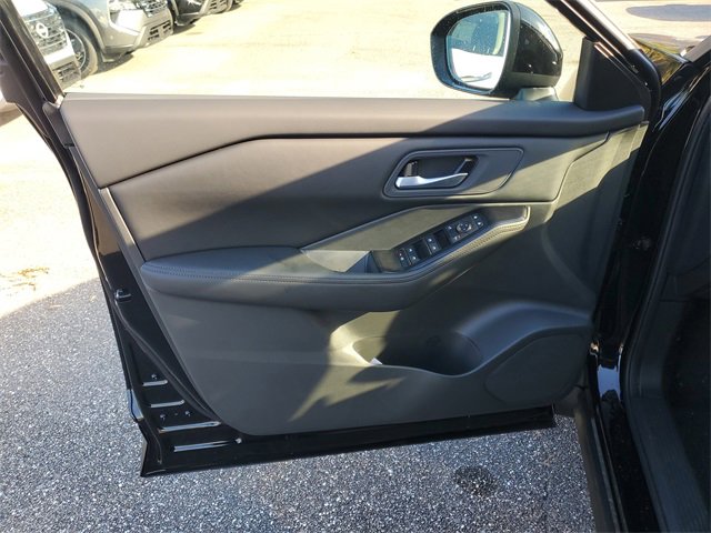 New 2026 Nissan Rogue SV image 5