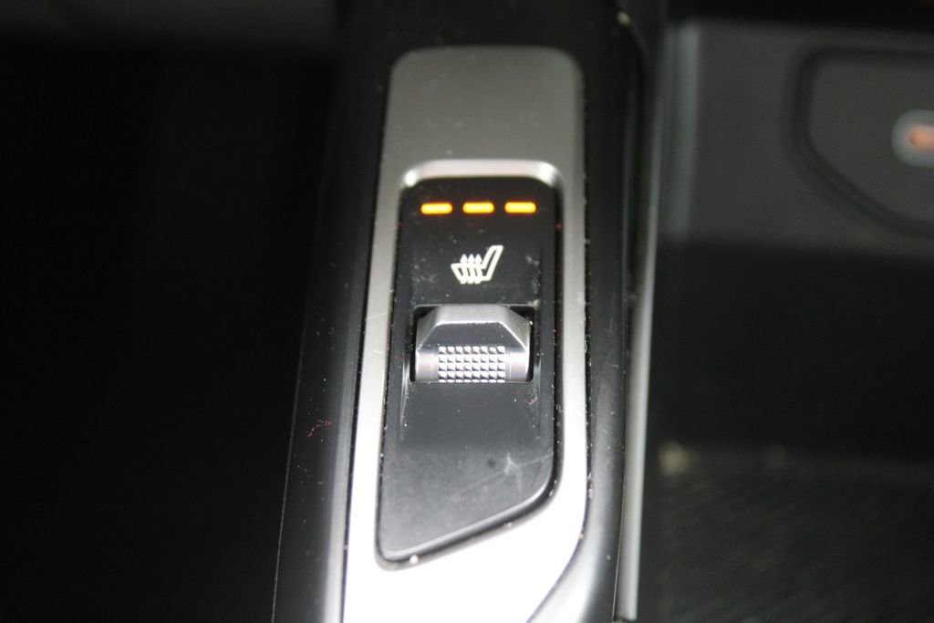 Certified 2025 Kia Sorento S w/ Panoramic Sunroof Package image 39