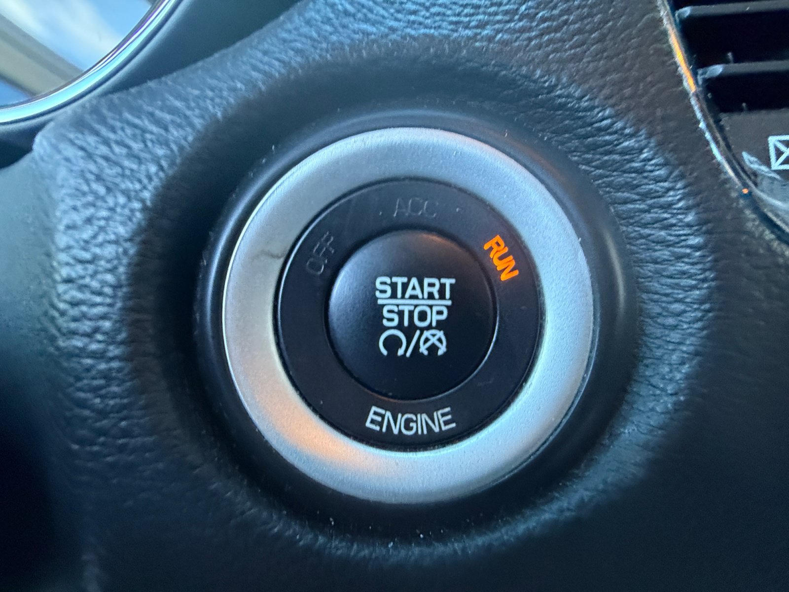 Used 2014 Dodge Durango R/T w/ Technology Group RWD image 29