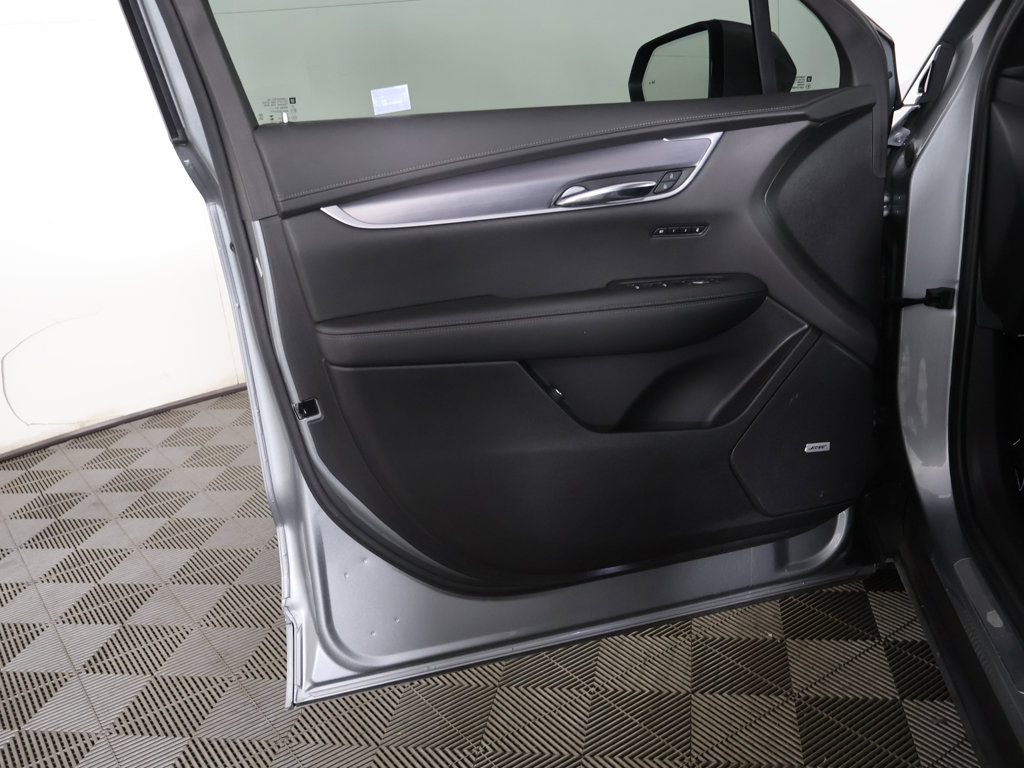 Used 2024 Cadillac XT6 Luxury w/ LPO, Floor Liner Package AWD/4WD image 24