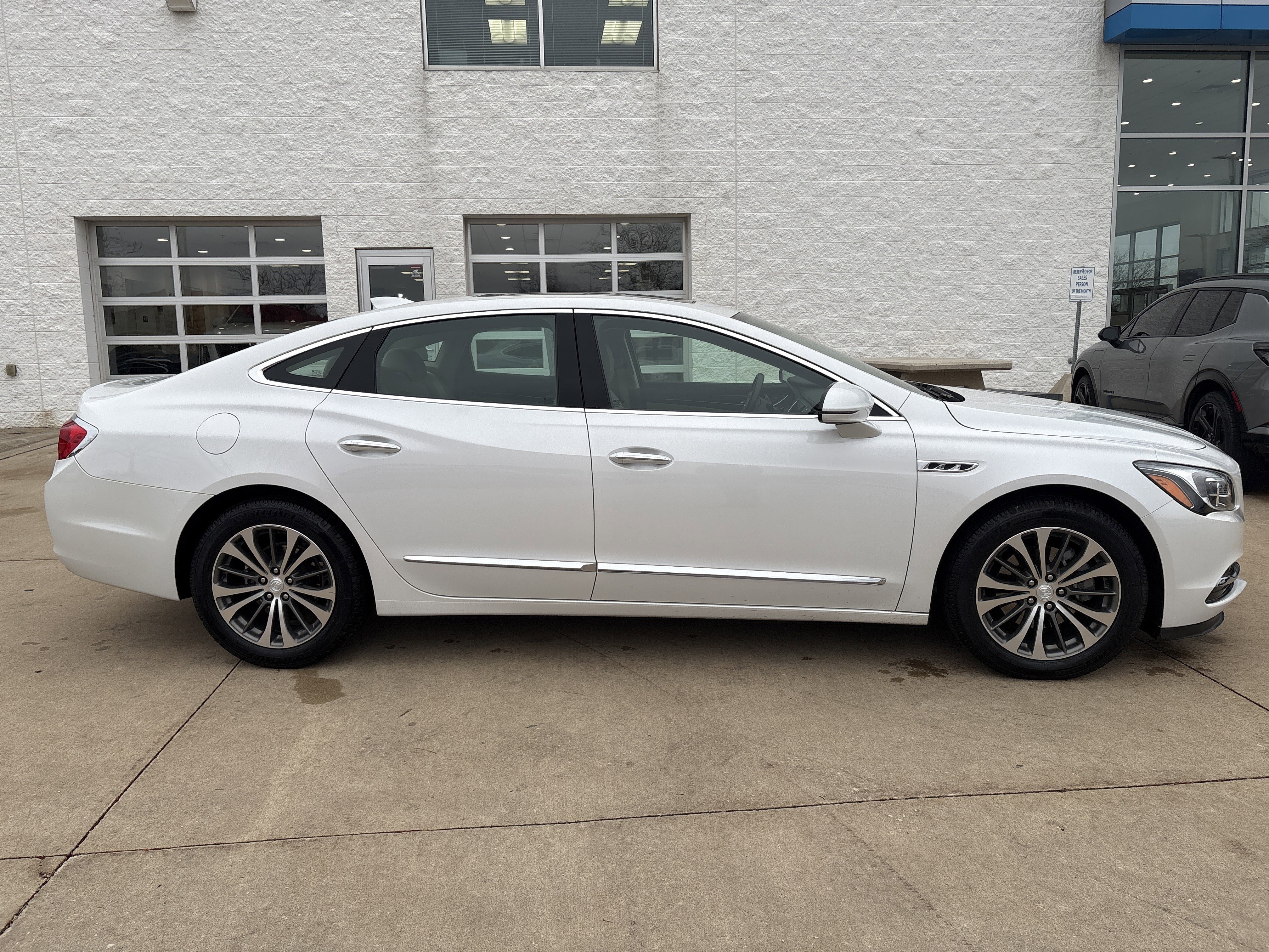 Used 2019 Buick LaCrosse Essence w/ Sun and Shade Package image 8