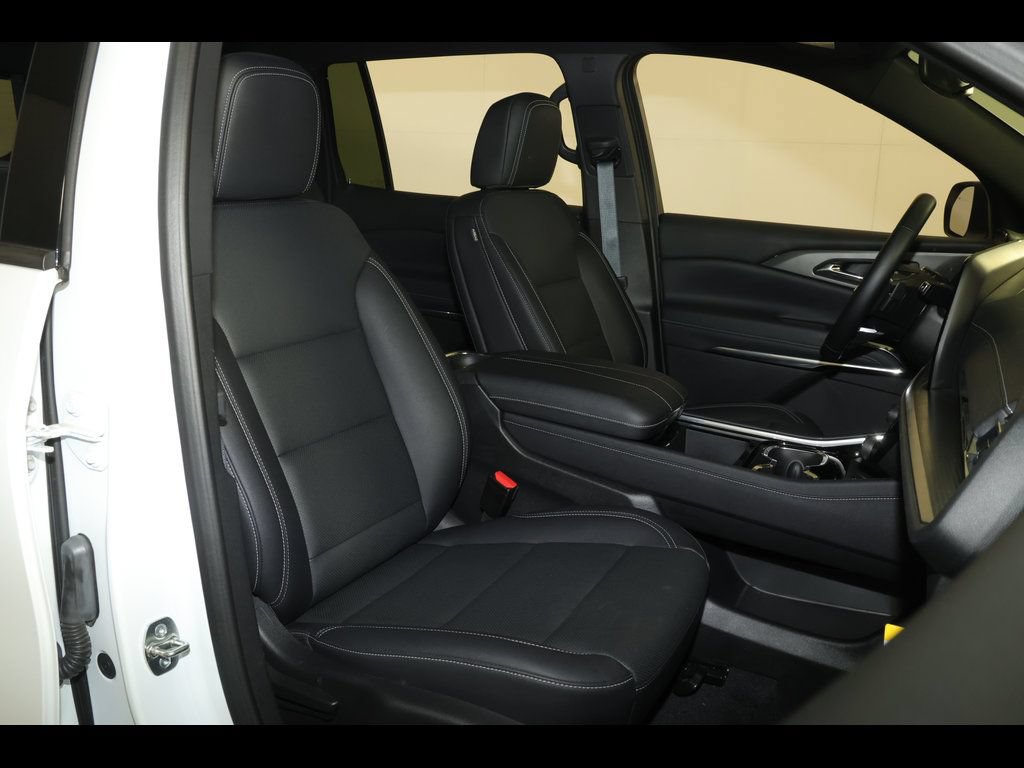Used 2025 Chevrolet Traverse LT AWD/4WD image 61