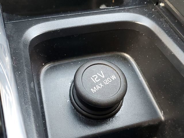 Used 2025 Volvo XC60 B5 Plus image 33