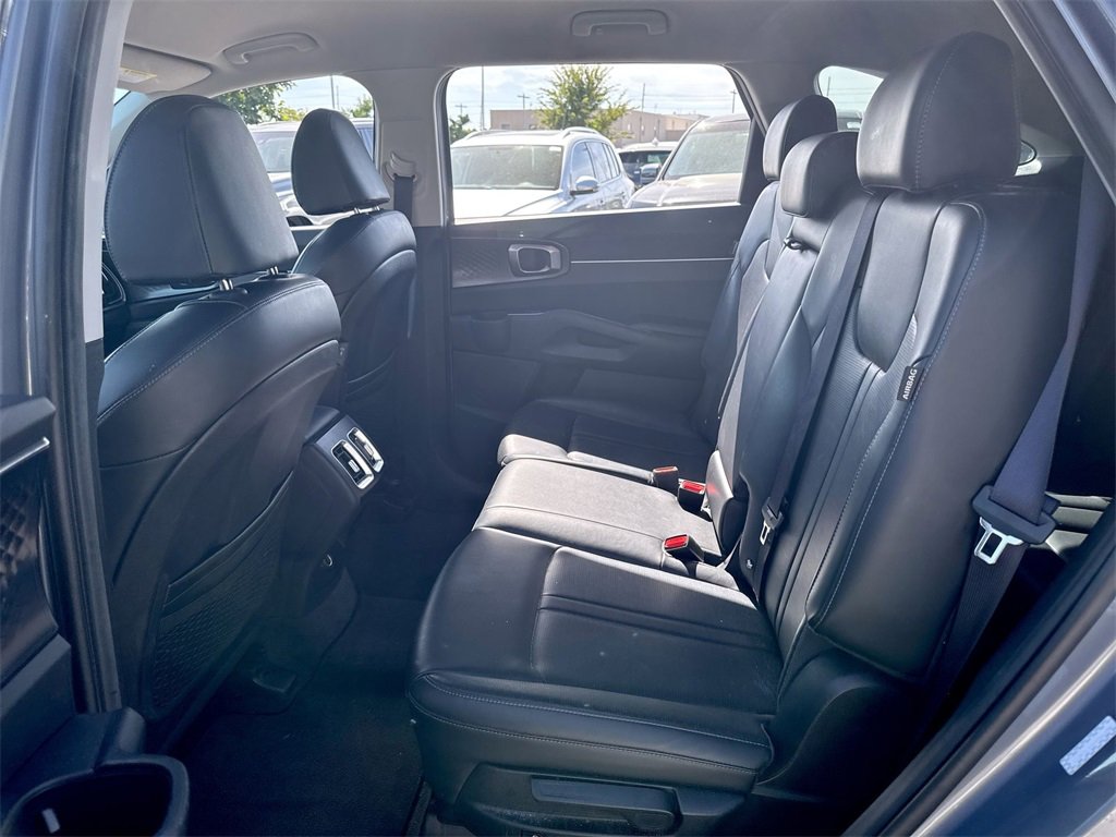 Used 2024 Kia Sorento S image 26