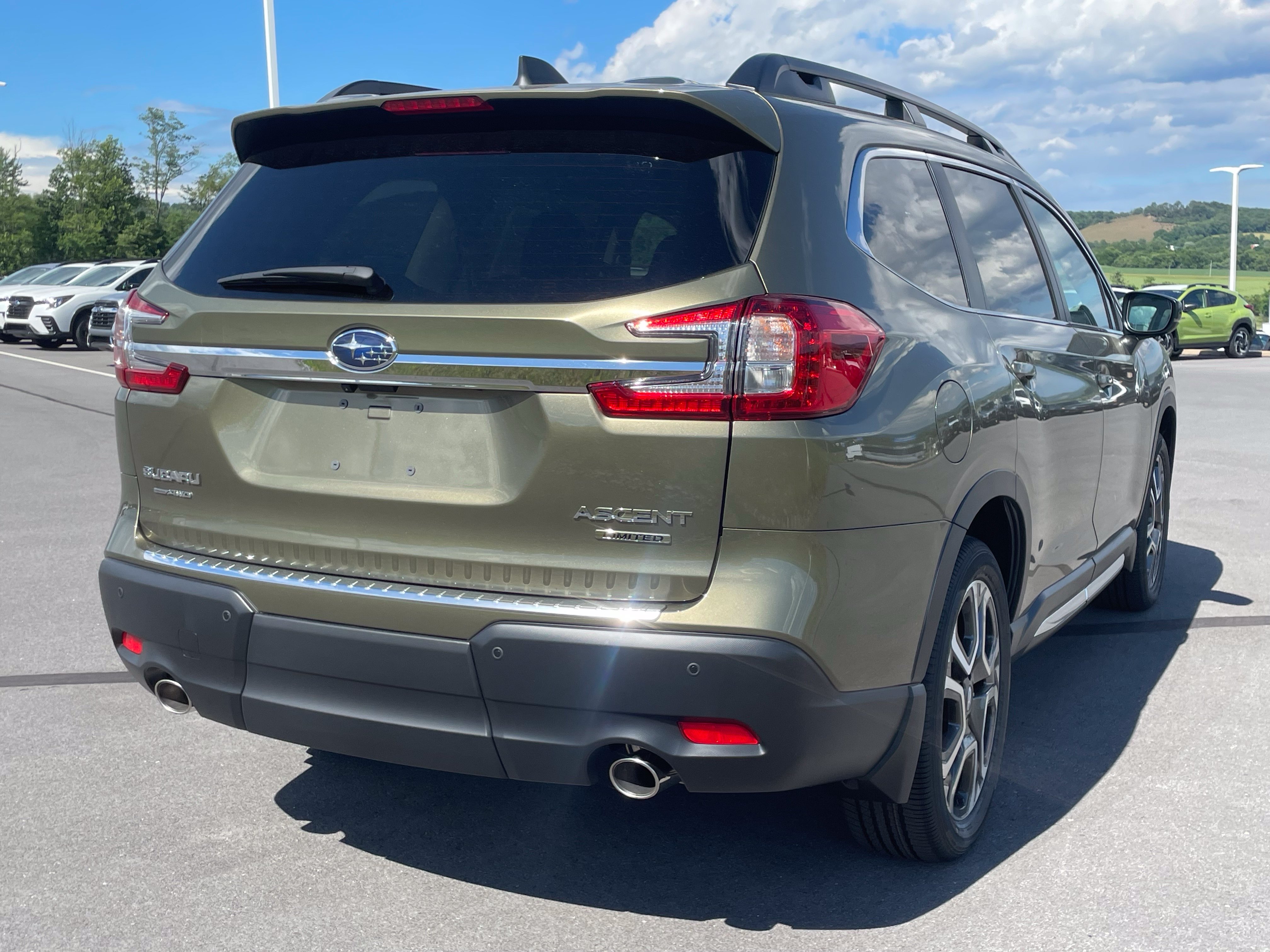 New 2026 Subaru Ascent Limited AWD/4WD image 3