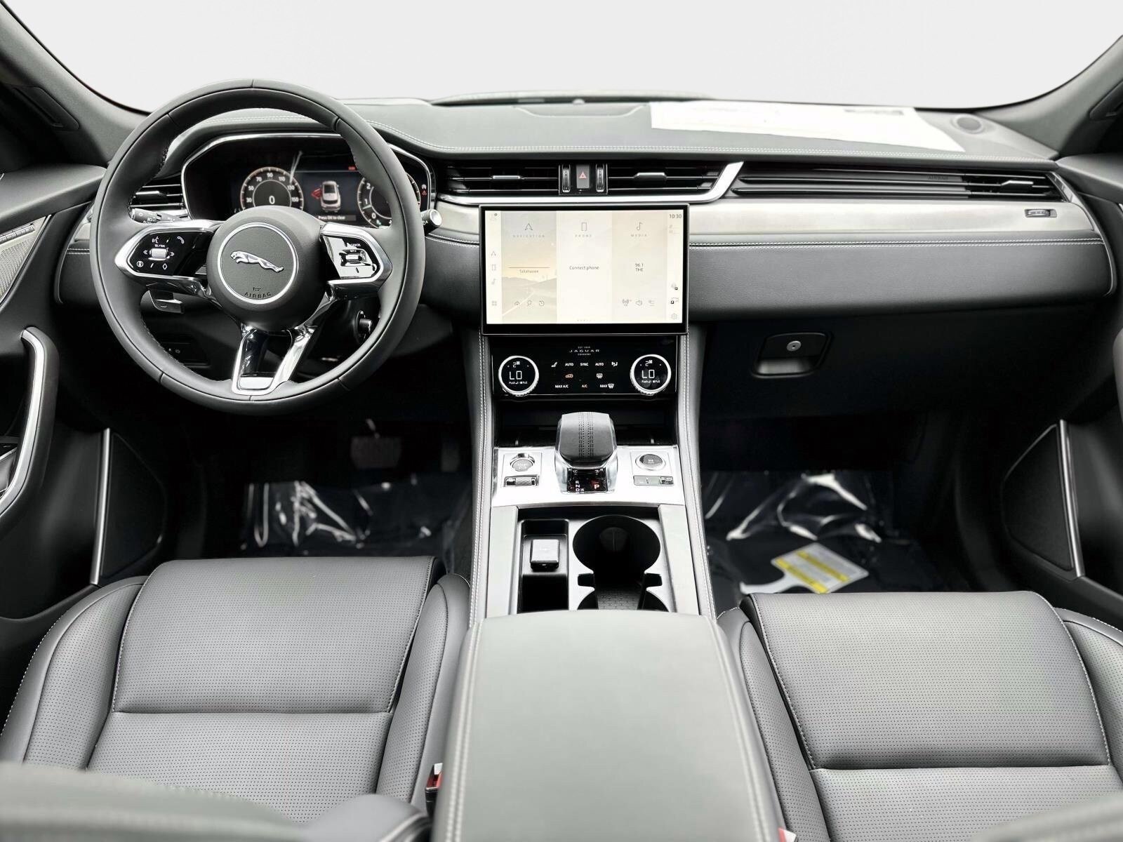 New 2026 Jaguar F-PACE R-Dynamic S AWD/4WD image 11