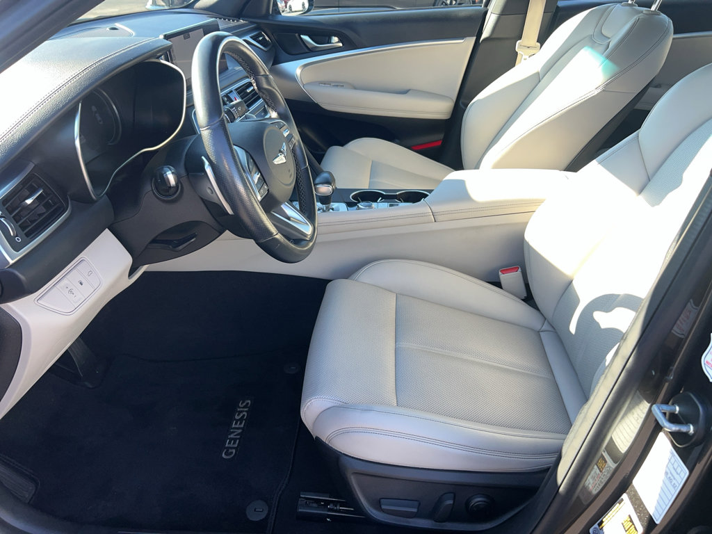 Used 2023 Genesis G70 2.0T image 14