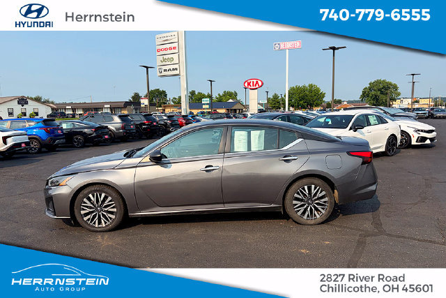 Used 2024 Nissan Altima 2.5 SV FWD image 4
