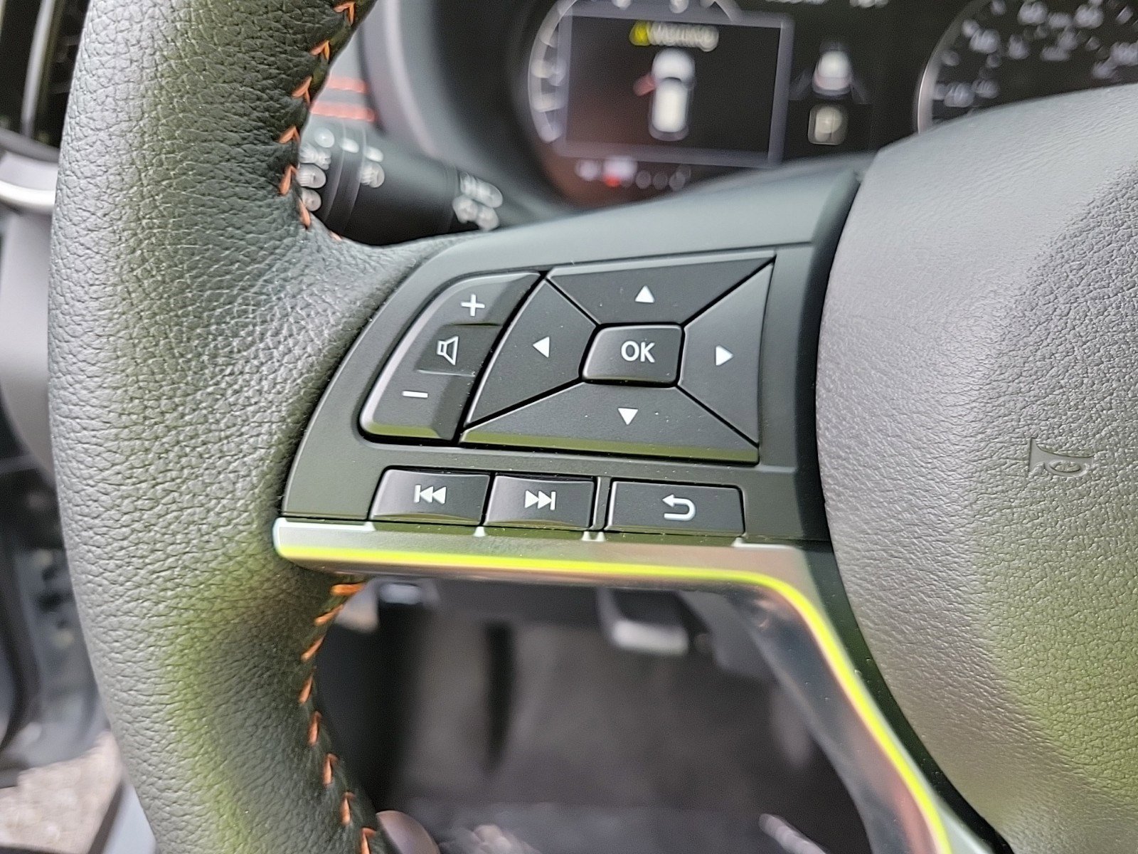 New 2024 Nissan Kicks SR w/ SR Premium Package image 27