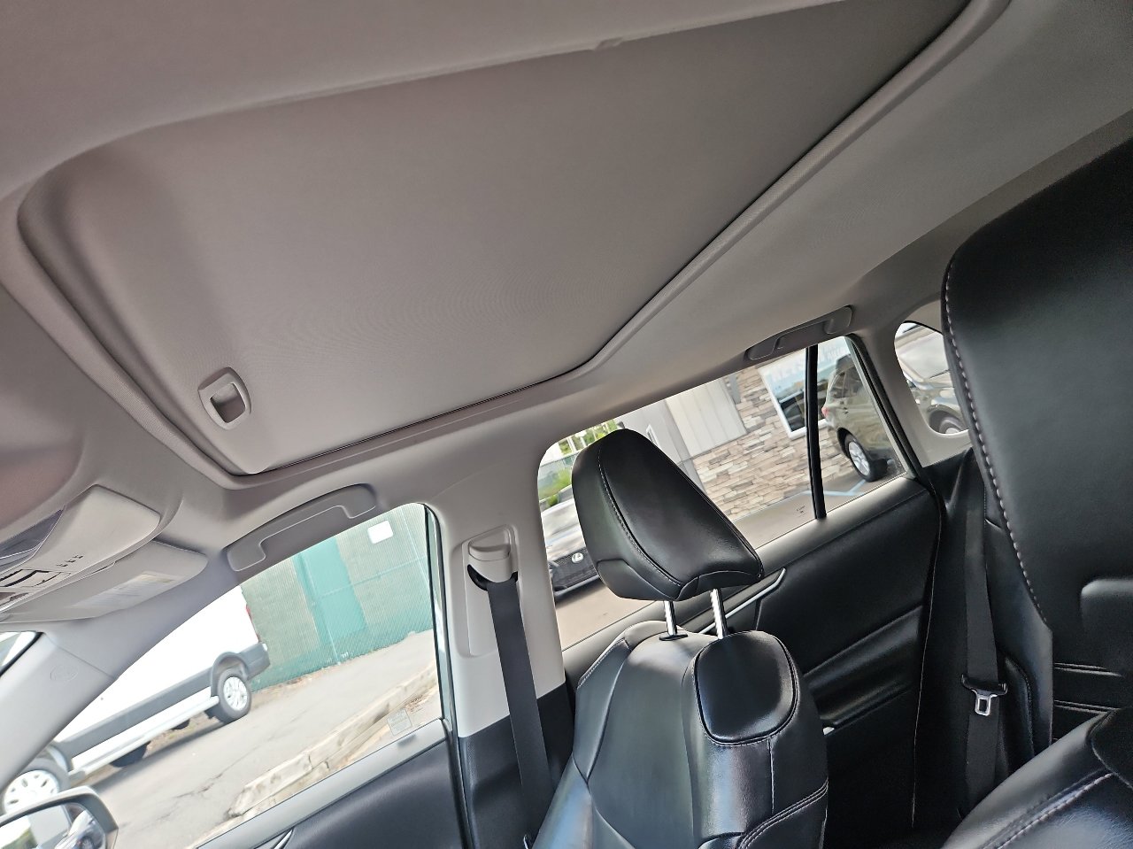 Used 2019 Toyota RAV4 XLE Premium image 25