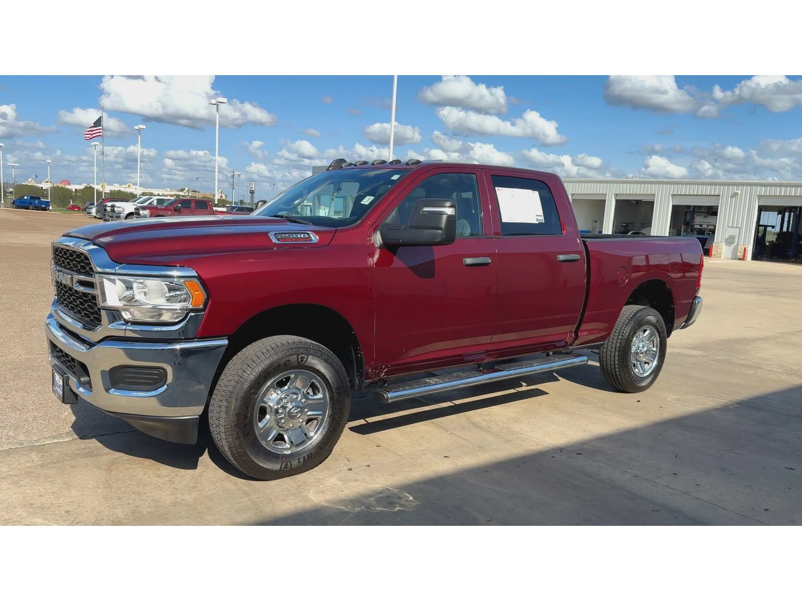 Used 2024 RAM 2500 Tradesman w/ Chrome Appearance Group AWD/4WD image 4