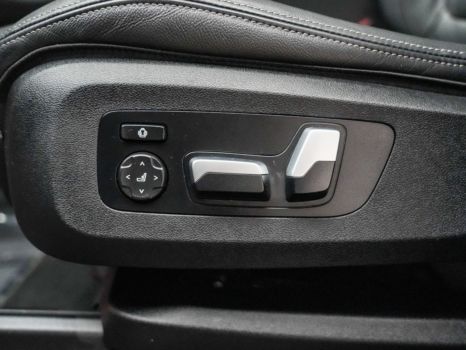 Used 2021 BMW X5 sDrive40i w/ Premium Package RWD image 23