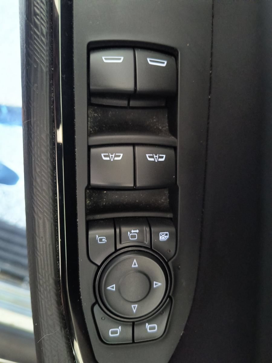 Used 2024 GMC Sierra 2500 AT4X AWD/4WD image 12