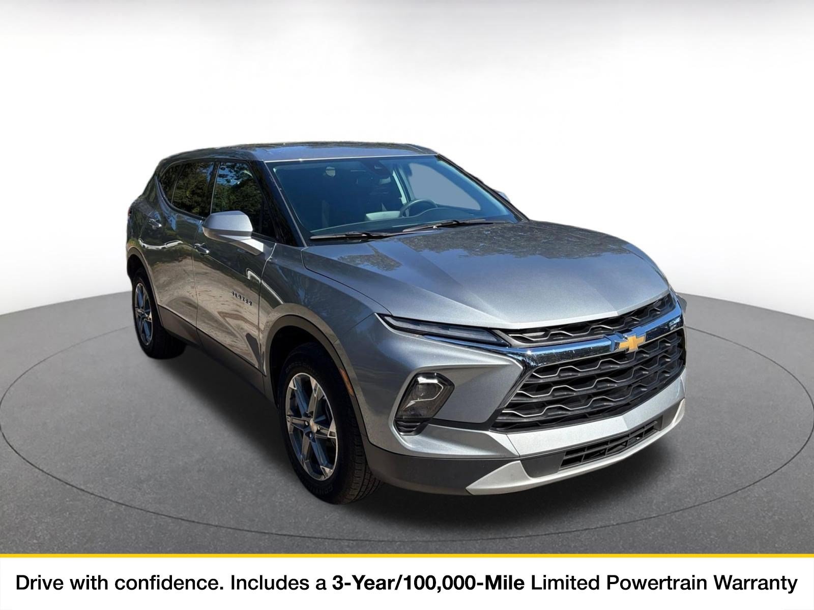 Used 2026 Chevrolet Blazer LT FWD image 1