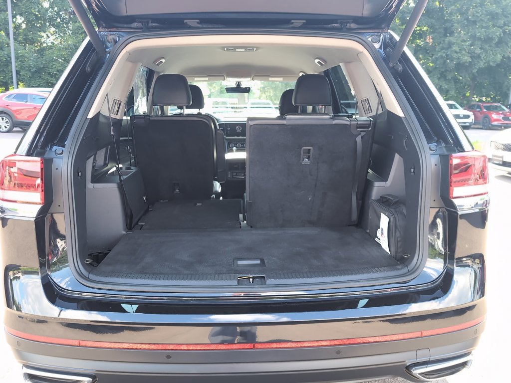 Used 2022 Volkswagen Atlas SE w/ Black Wheel Package FWD image 10