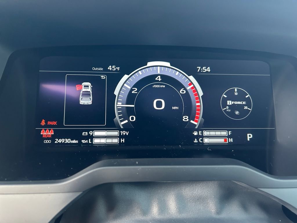Used 2023 Toyota Tundra Platinum image 16