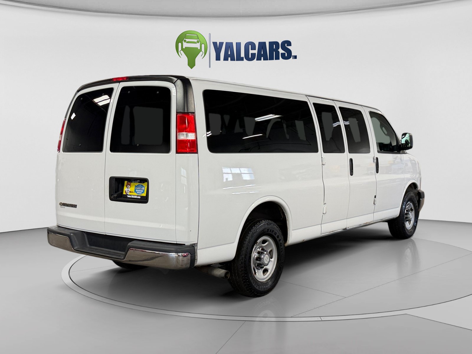Used 2017 Chevrolet Express 3500 LT w/ LT Preferred Equipment Group RWD image 5
