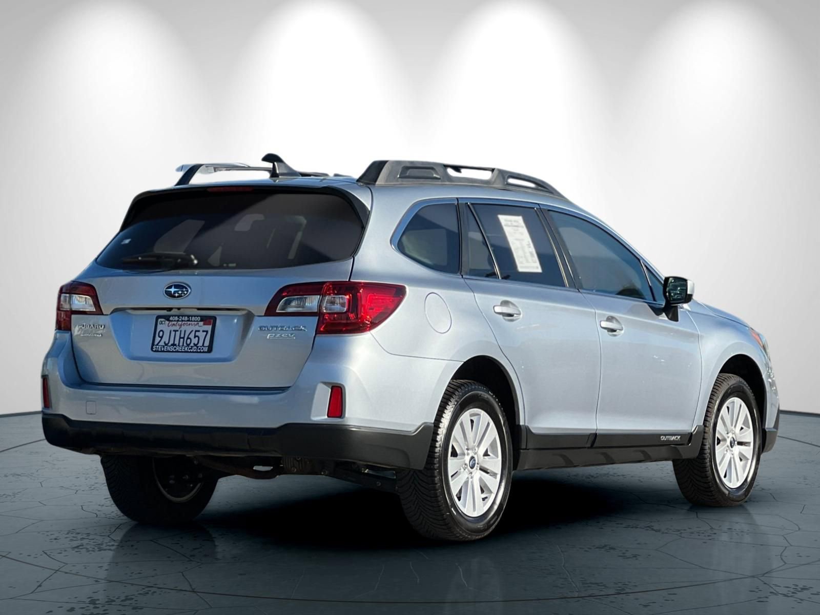 Used 2017 Subaru Outback 2.5i Premium image 4