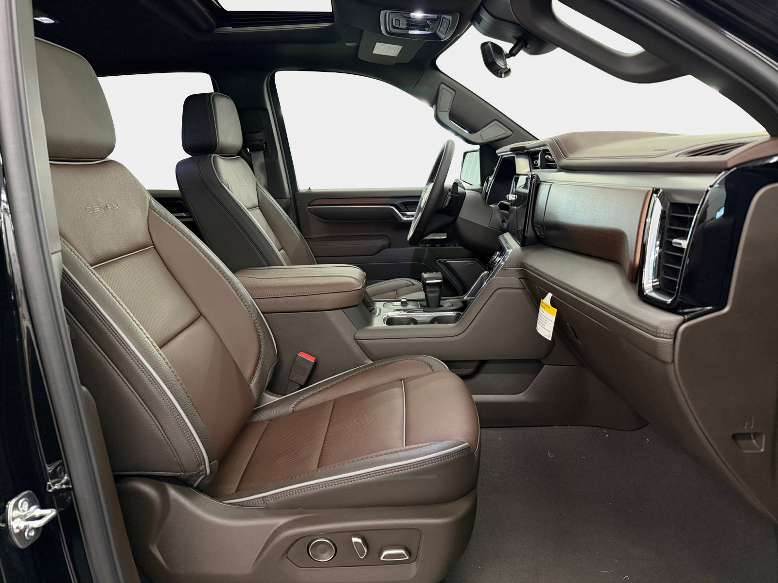 New 2026 GMC Sierra 1500 Denali w/ Denali Reserve Package AWD/4WD image 12