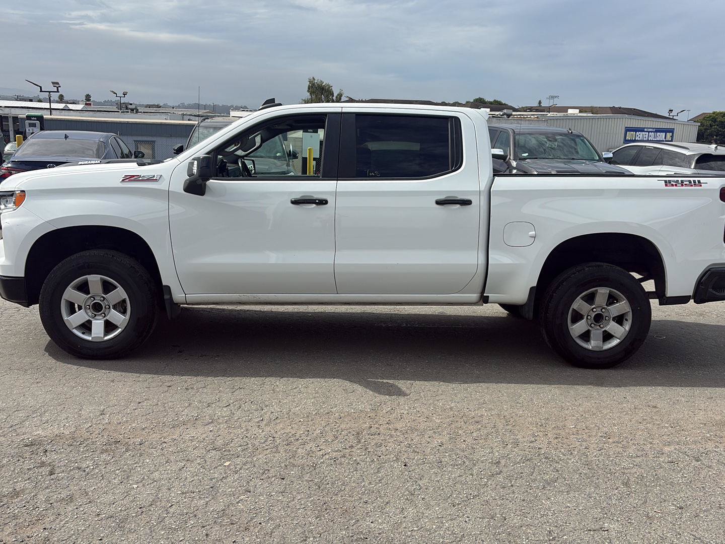 Used 2022 Chevrolet Silverado 1500 LT Trail Boss w/ Convenience Package II AWD/4WD image 3
