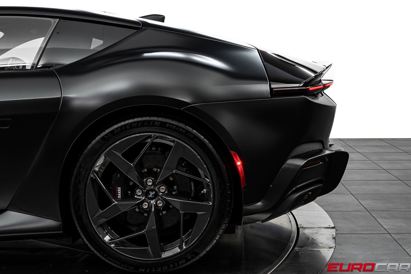 Used 2025 Ferrari 12Cilindri RWD image 16