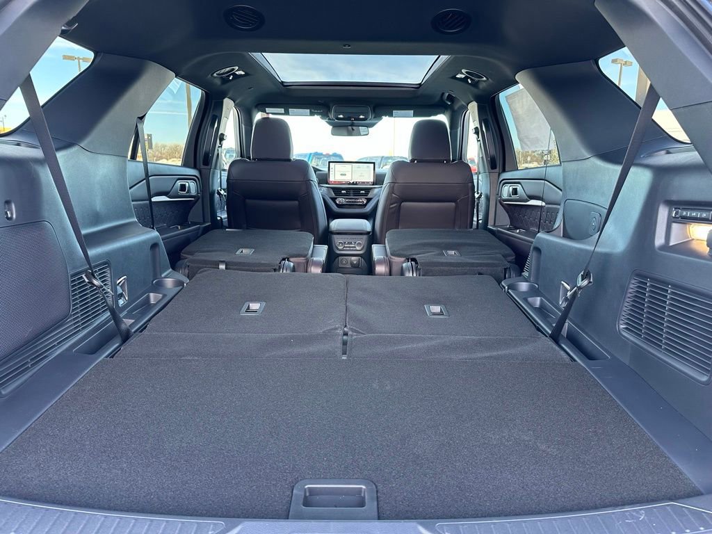 New 2026 Ford Explorer Platinum w/ LUX Leather Package image 11