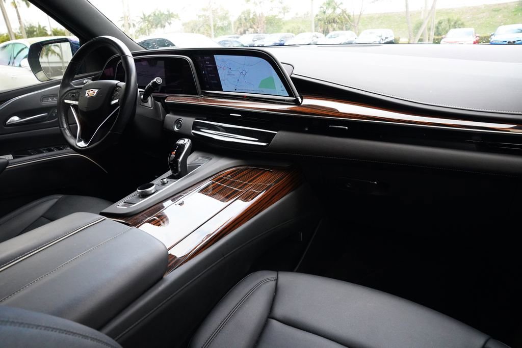 Used 2024 Cadillac Escalade ESV Luxury image 20