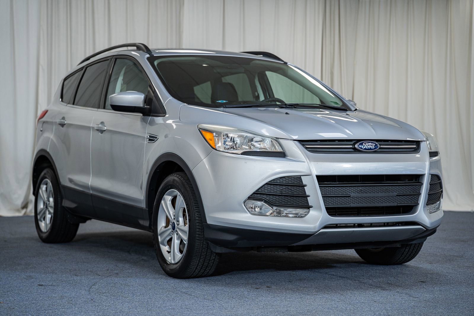 Used 2016 Ford Escape SE w/ Equipment Group 201A image 1