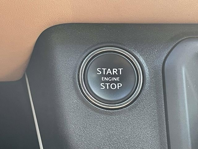 Used 2023 Land Rover Defender 130 X-Dynamic SE image 28