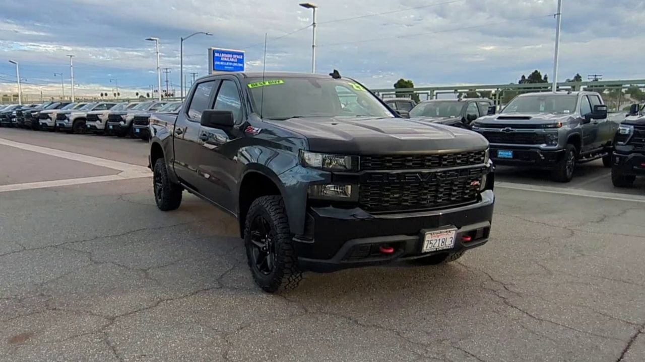 Used 2022 Chevrolet Silverado 1500 Custom Trail Boss AWD/4WD image 2