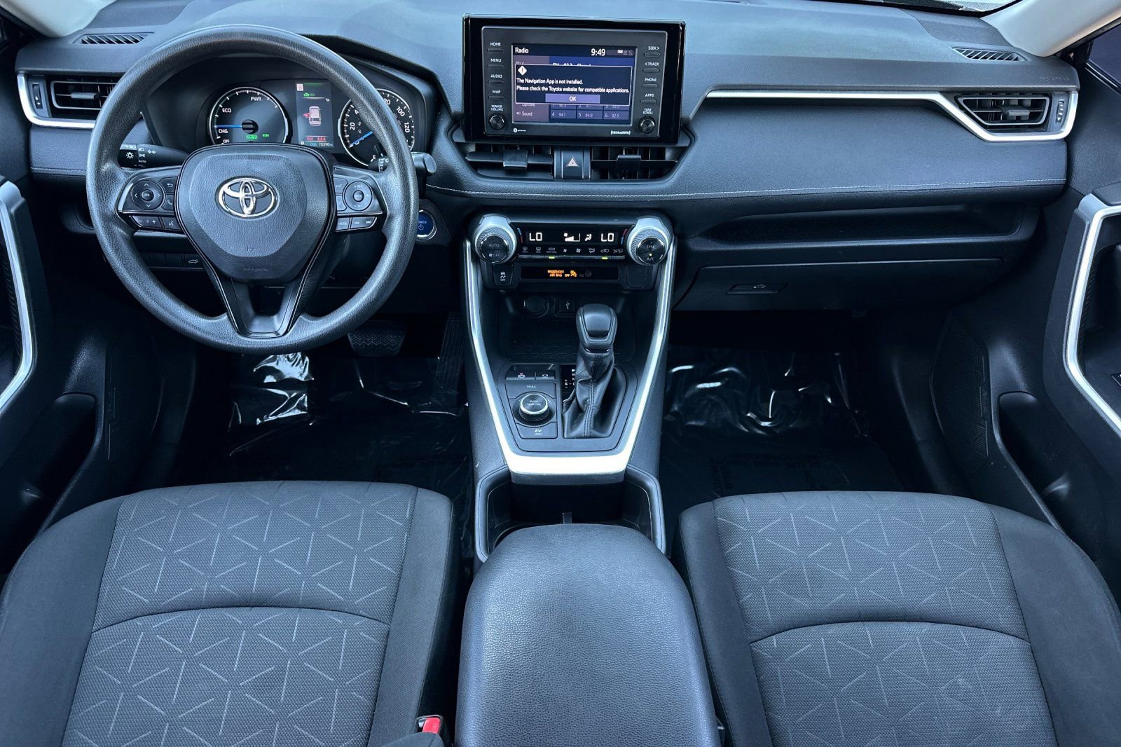 Used 2022 Toyota RAV4 XLE w/ Convenience Package image 16