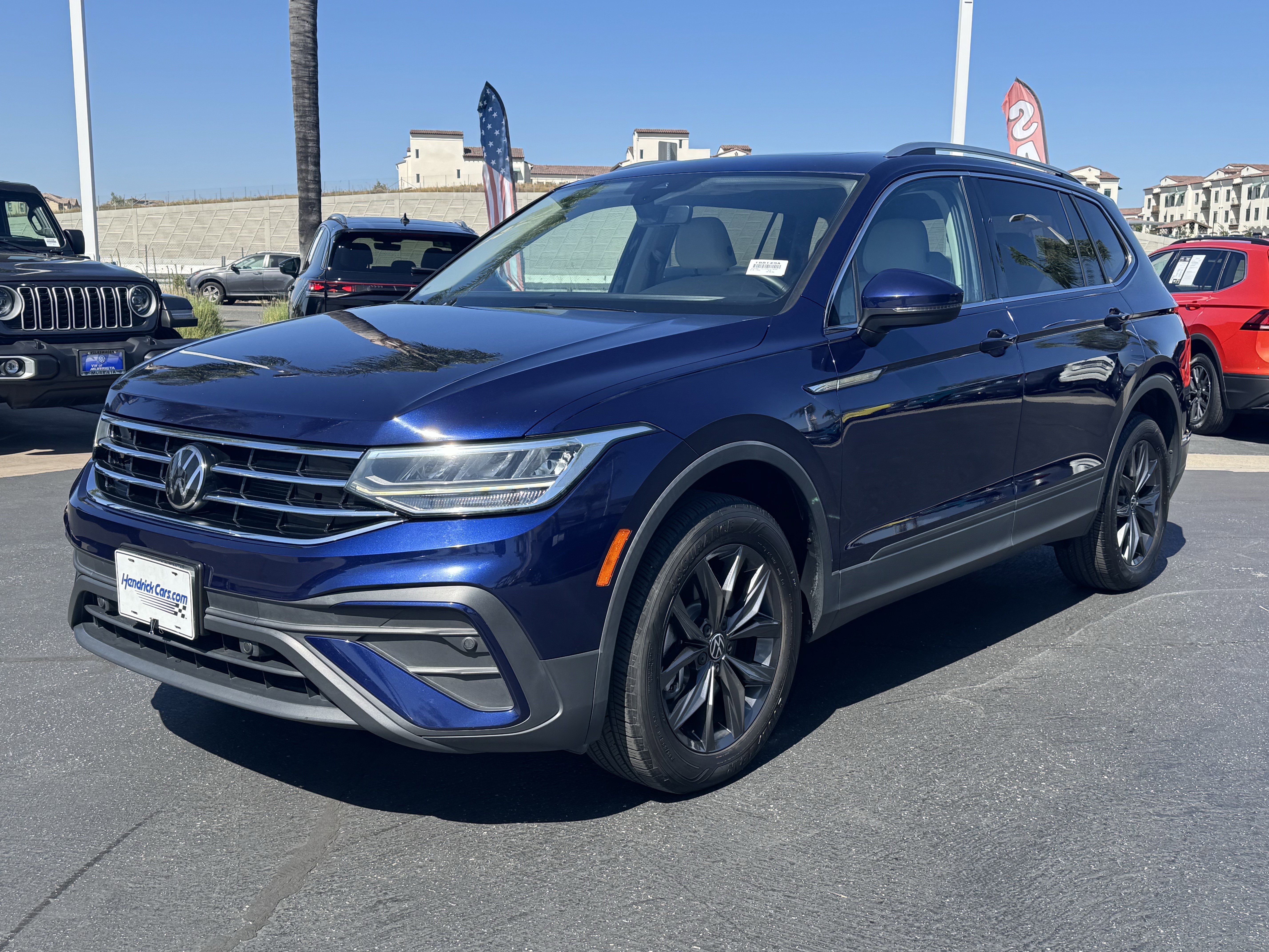 Certified 2023 Volkswagen Tiguan SE w/ Panoramic Sunroof Package FWD image 8