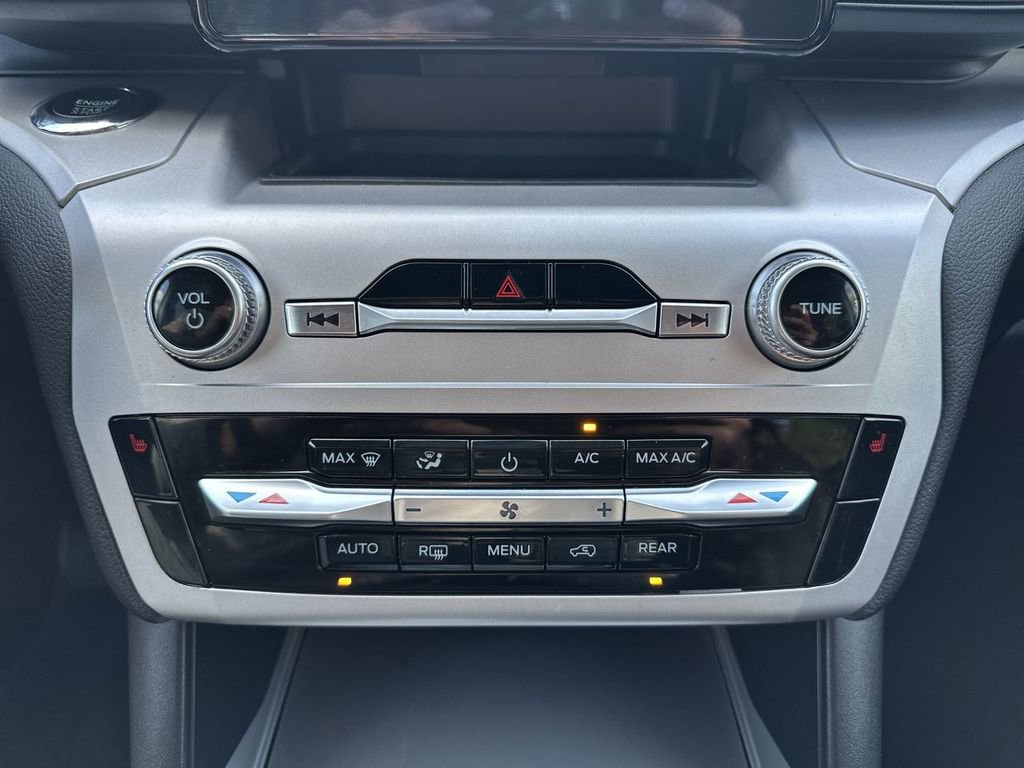 Used 2022 Ford Explorer XLT image 22