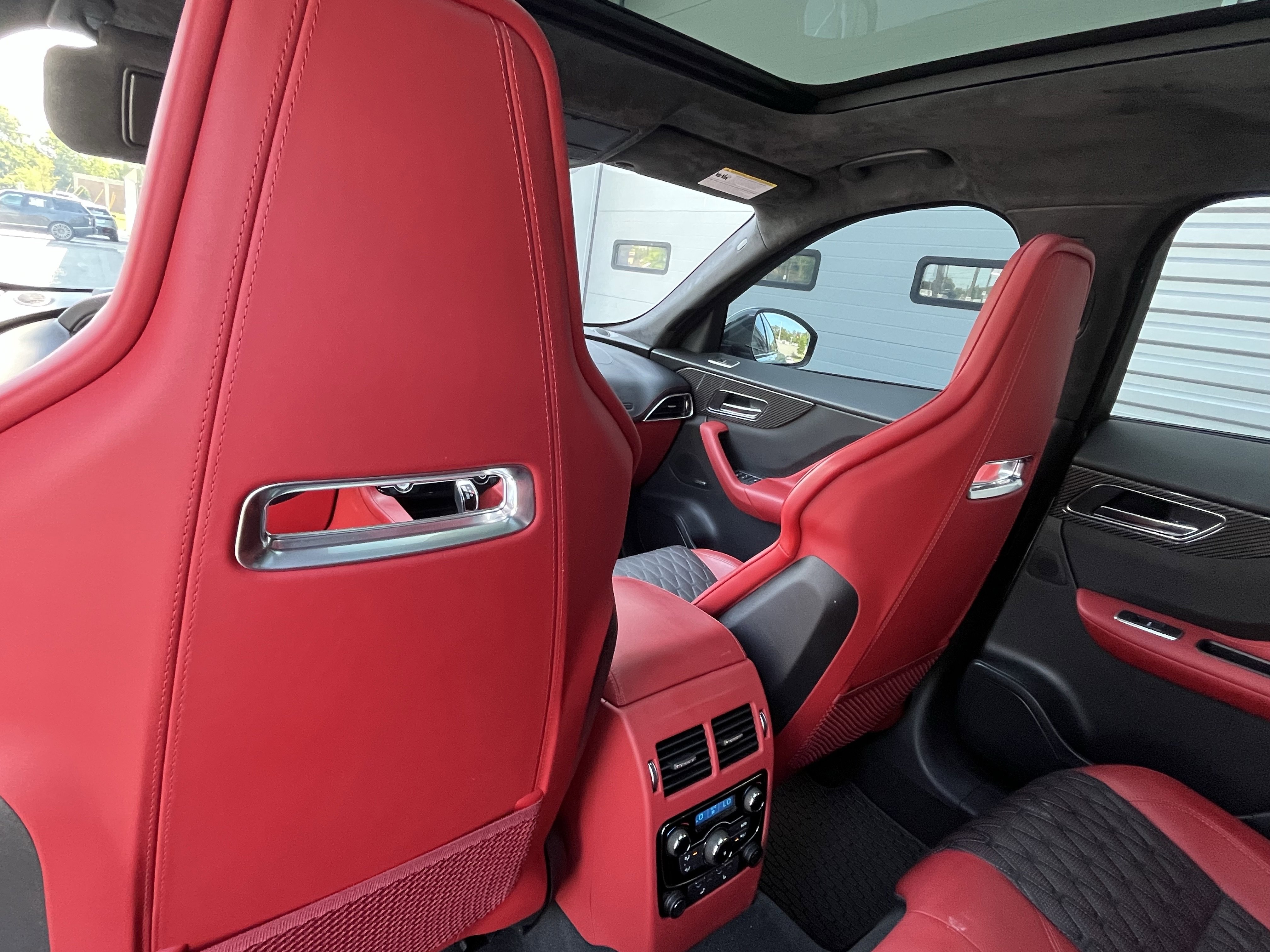 Used 2020 Jaguar F-PACE SVR AWD/4WD image 31