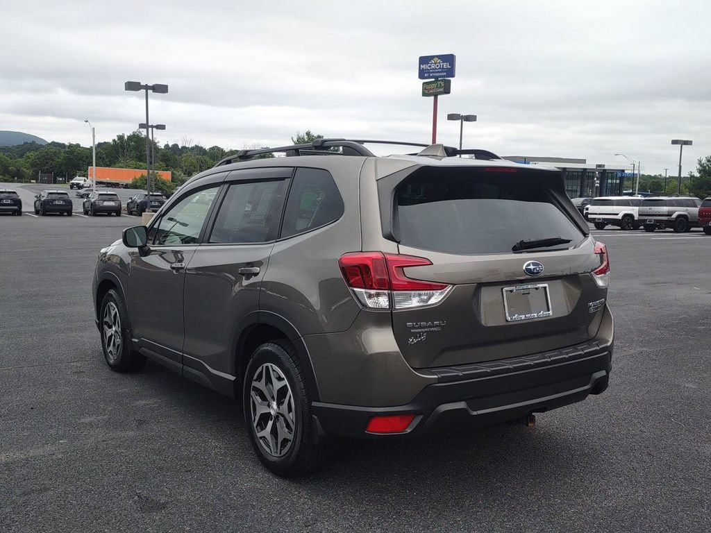 Used 2021 Subaru Forester Premium AWD/4WD image 11
