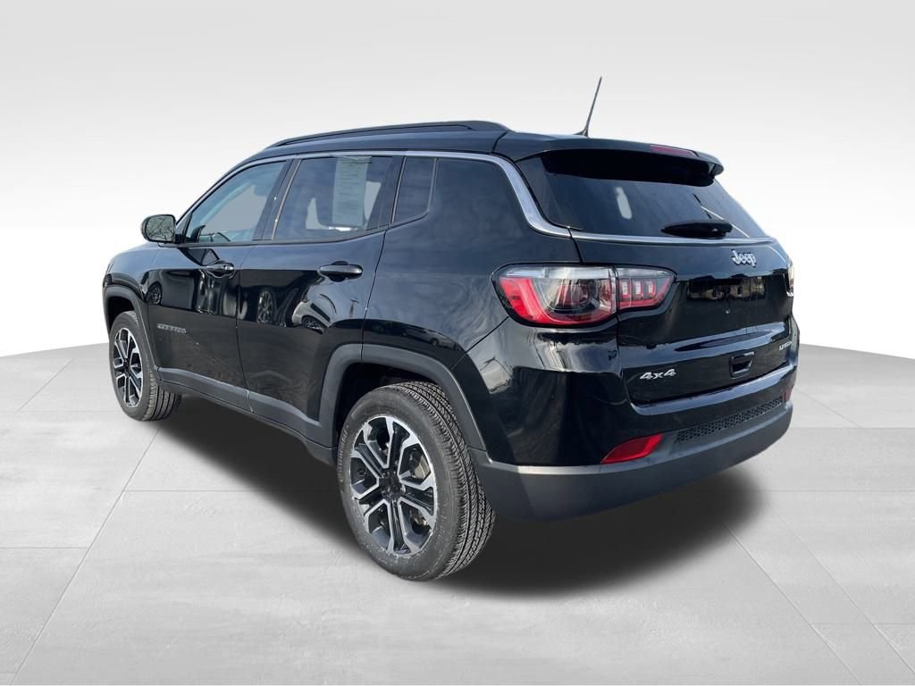 Used 2022 Jeep Compass Limited image 3