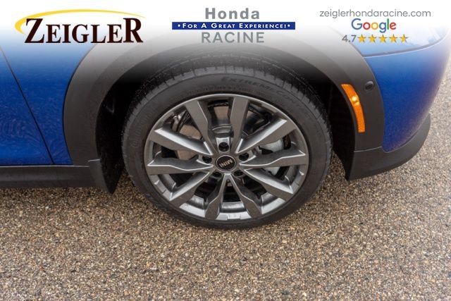 Used 2025 MINI Cooper 2-Door Hardtop image 10