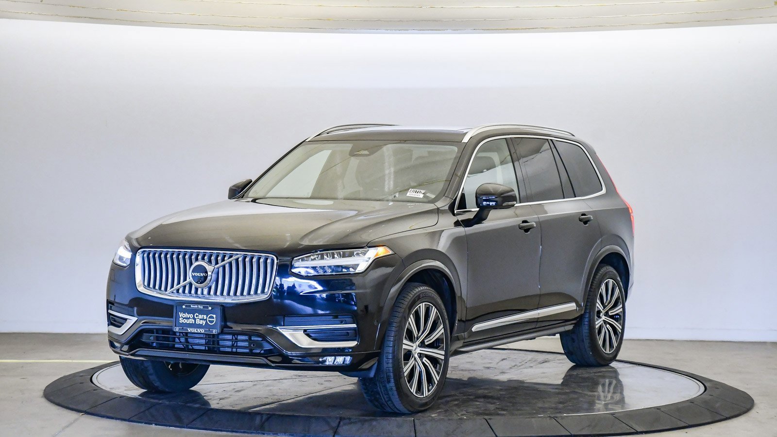 Certified 2025 Volvo XC90 B6 Ultra image 1