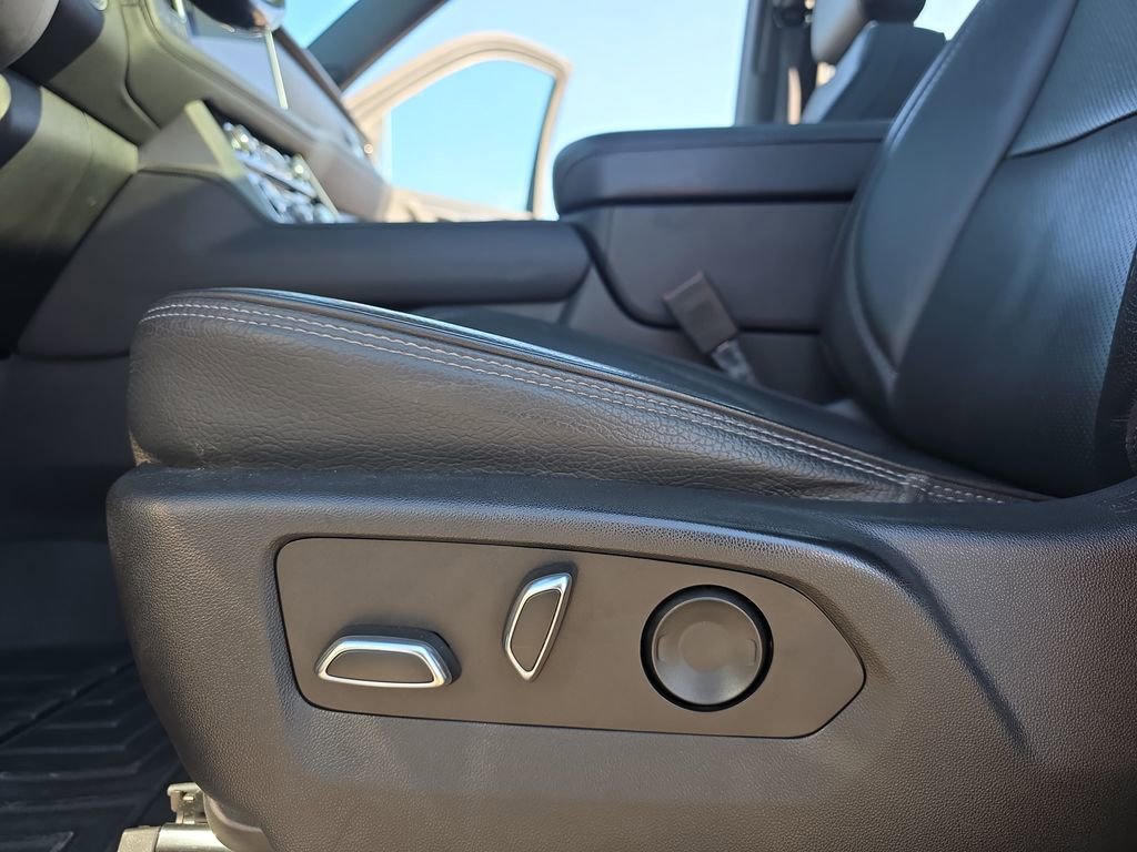 Certified 2022 GMC Yukon Denali image 30
