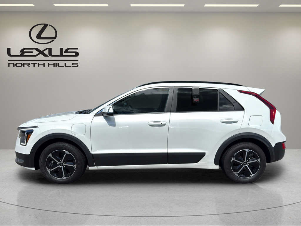 Used 2024 Kia Niro EX w/ EX Cold Weather Package FWD image 9
